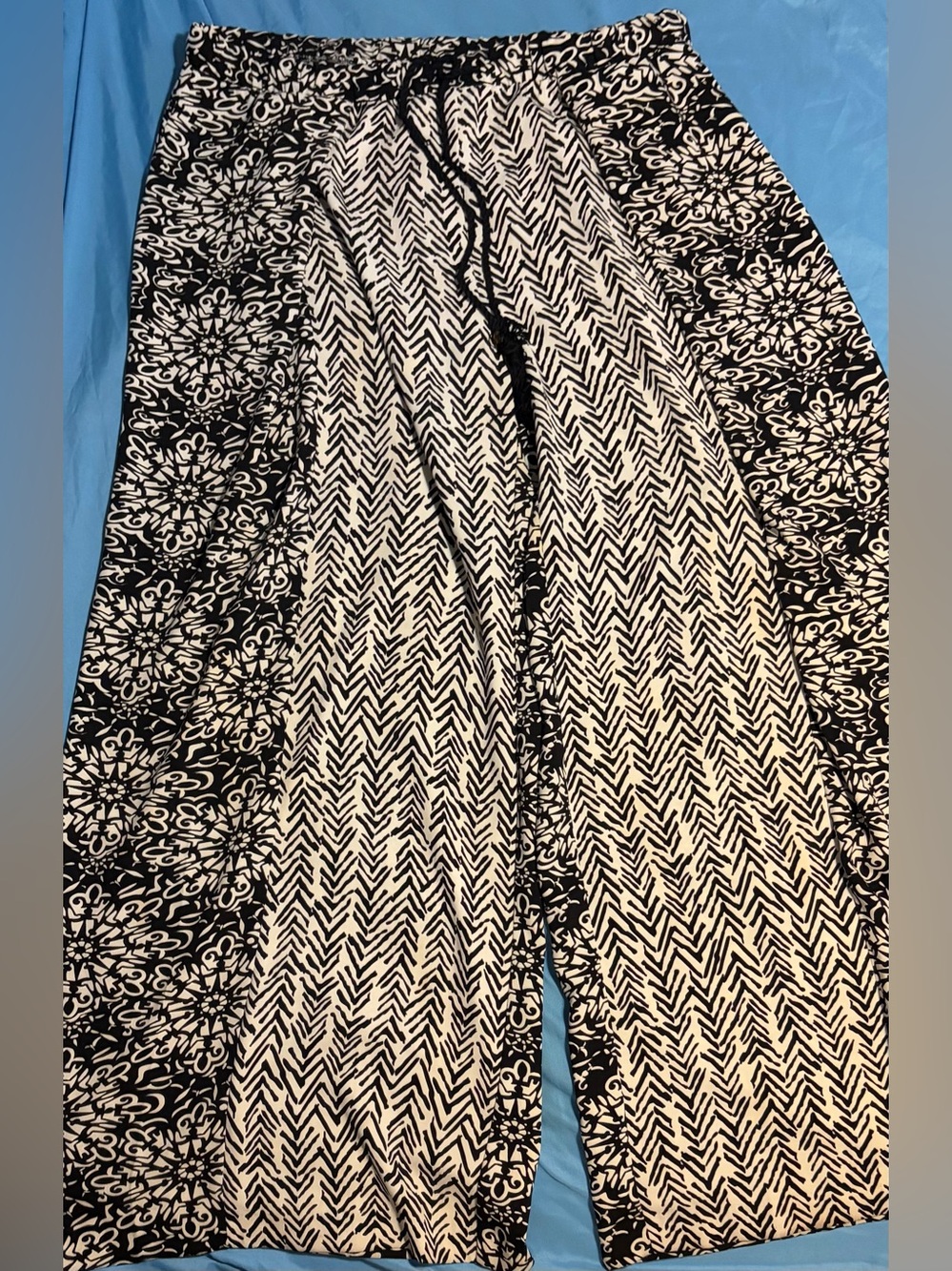 Chico's Size 3 (XL/16) Black and White Wide Leg Palazzo Pants